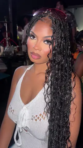 Replying to @M 🥰 #bohobraids #knotlessbraids #longbraids 