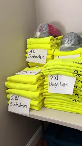 BIEN ORGANIZADOS LOS UNIFORMES DE TRABAJO 🙏🏼 #dnadrywallllc #dnadirtworx #mnrautollcpinsonal 