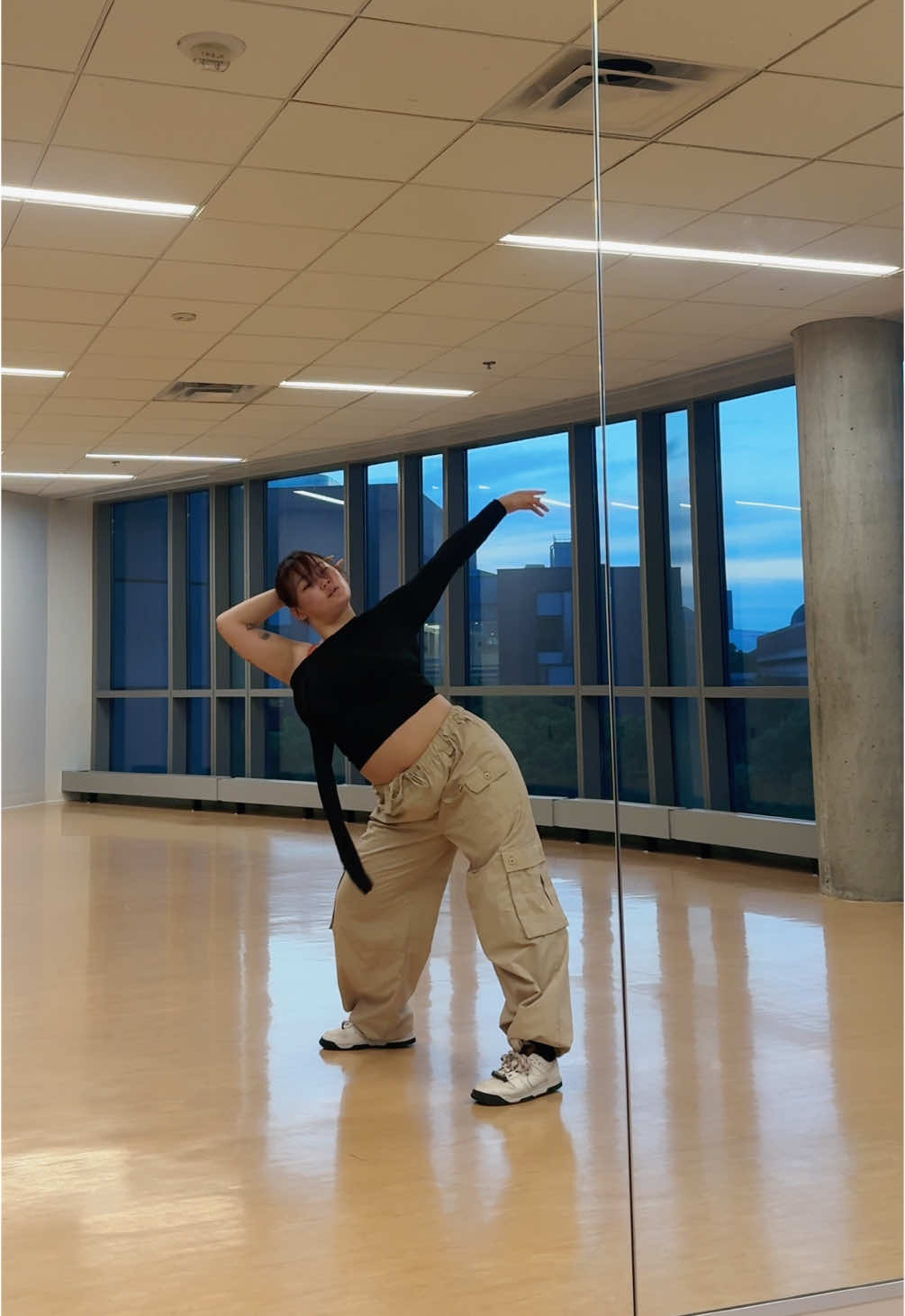 dc: @Simeez | #fyp #foryoupage #dance #dancer #choreography #mndance #tatemcrae #soclosetowhat #revolvingdoor #simeez #lachica