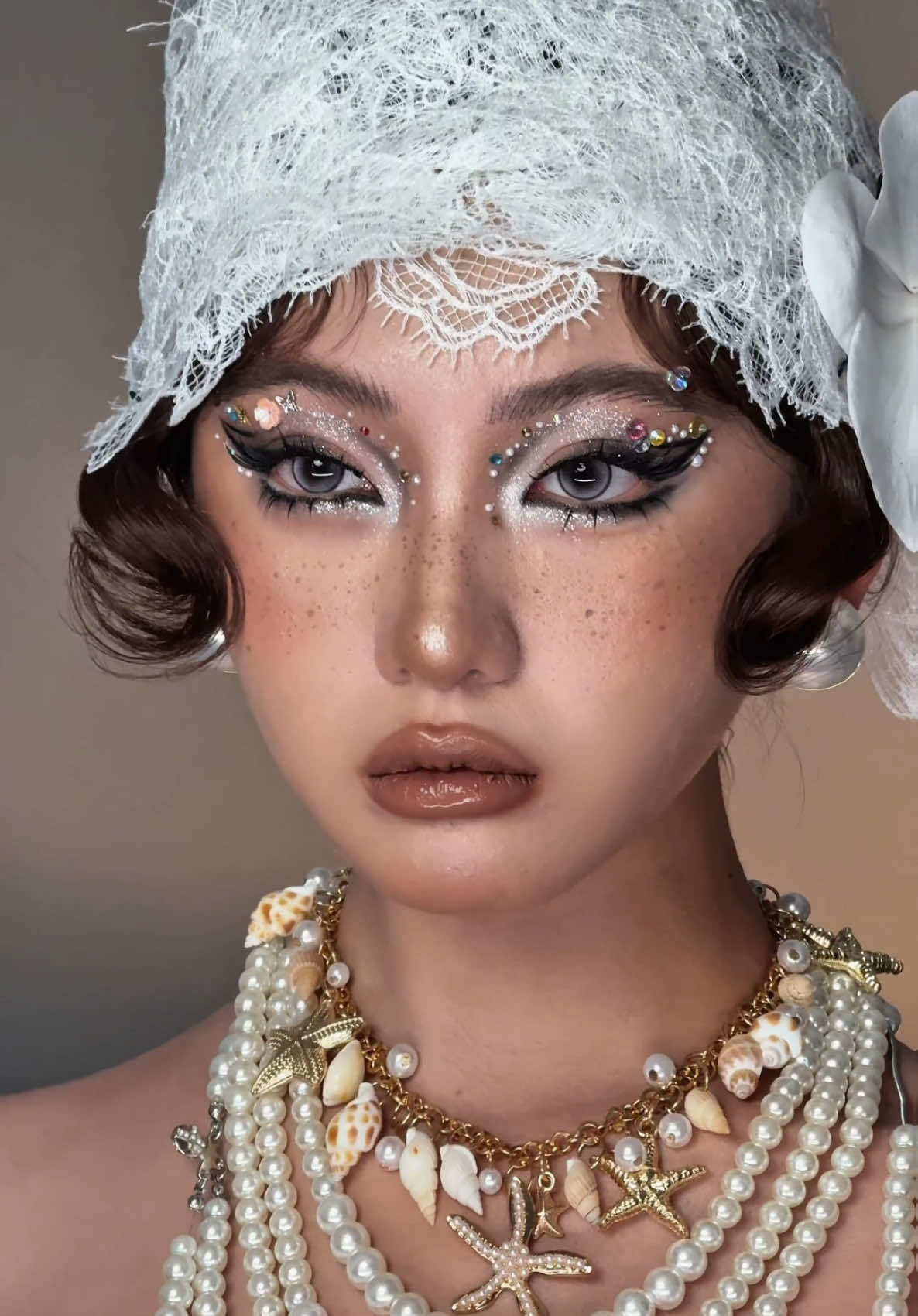 Học phần đánh dấu sự đột phá cho lớp chuyên nghiệp khoá 3-3 với đôi mắt khói kết hợp cut eyes đầy ấn tượng 😘  #selihangmakeup #makeupchuyennghiep #makeupconcept