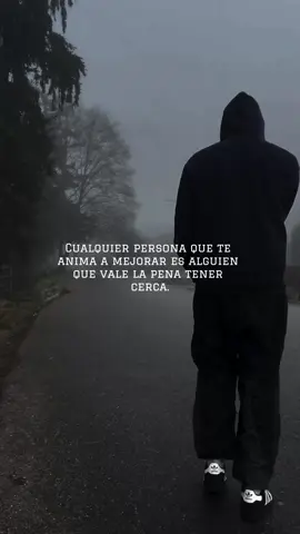 Rodéate de luz. ❤️‍🩹 #frasesparati #frases_de_todo #frasesparadedicar 