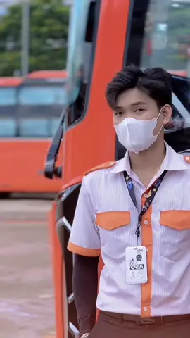 Ánh mắt của kẻ si tìnhhhh🥹#tiepvienphuongtrang #futabusline_19006067 #xh #tamtrang 