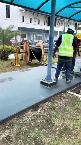 Please subscribe: Zeckasyu channel #fyp #chargeman #fyppppppppppppppppppppppp #2025 #chargemanmalaysia #viral #electrical #electrician #kontraktor #laycable #cable #wiringmalaysia 