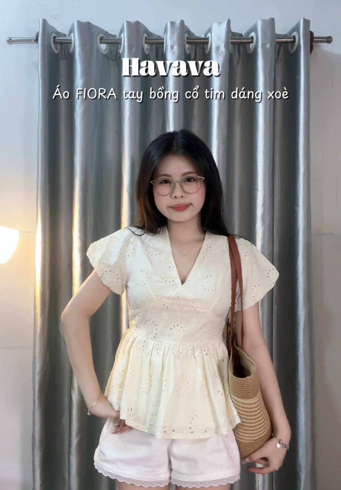 Sắm con áo Fiora nhà @Havana đi bỉn liền thoai 🏝️☀️🪸🏖️ #havana #havanadanang #thwmee 
