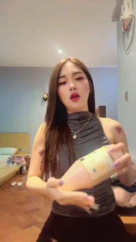 ရေချိုးပြီးလဲ ရိုက်တာပဲ😁🤭