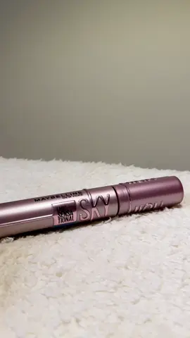 Not just volume. Not just length. Both. 💁‍♀️  #maybelline #skyhighmascara #mascara #skyhigh 