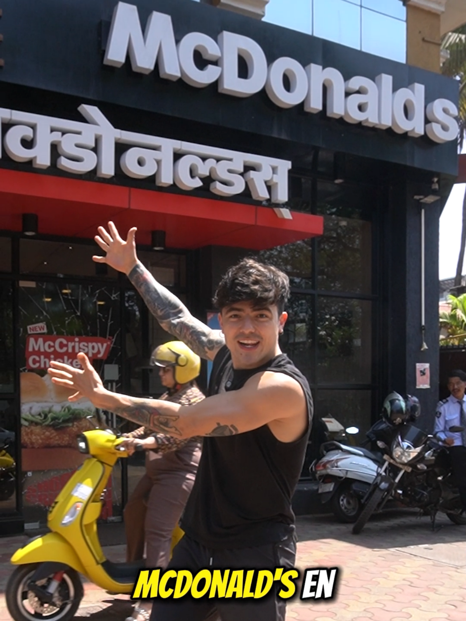 Mc Donalds en la India . . . . . . . . . .. . . . #delhi #dehli #indiantiktok #streetfoodindia #delhifood #indianfood #mumbai #indiatiktok #viajar #streetfood #kumbhamela #indiatattoo #indiatravel #indiatrip #mcdonalds #comida #comidatiktok