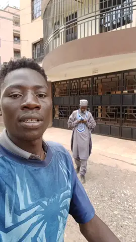 dellyb again  ...amevaa agbada kumbe ni mkenya#AfricanSports #kenyantiktok #fypシ゚ #fypシ゚ #100kviews #trendingvideo #prankvideo #dellybcomedian #fyp #foryoupage @Ennympole254 