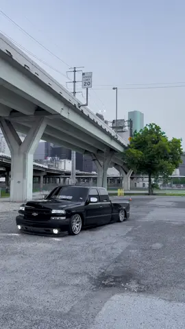 los aparatos🥷🏽 #viral #makemeviral #droppedsilverado #baggedtrucks #droppedtrucktexas #statiknskrapin 