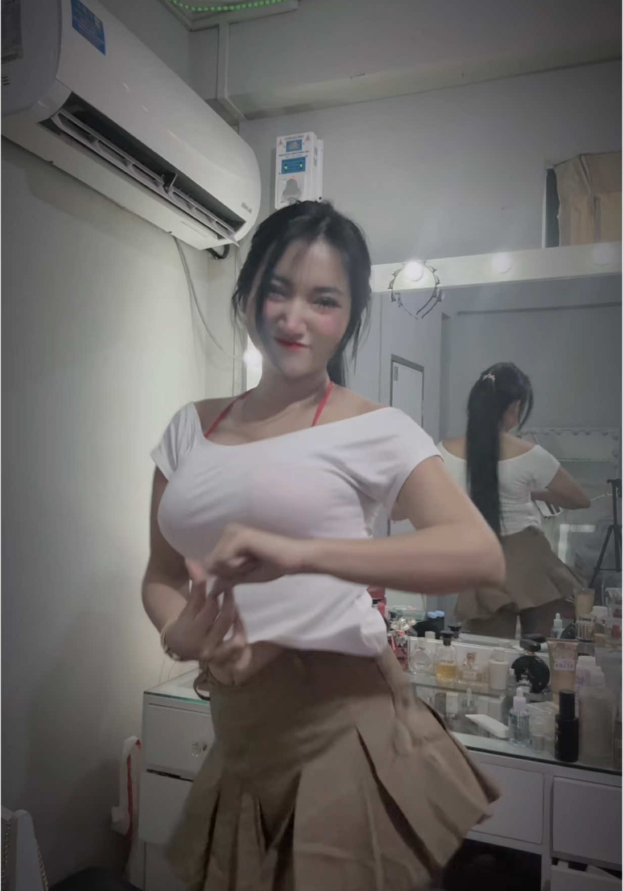 ပျောက်နေတာကြာပီ 🤍 #tiktok #stellahnin #stella #dance #OOTD 