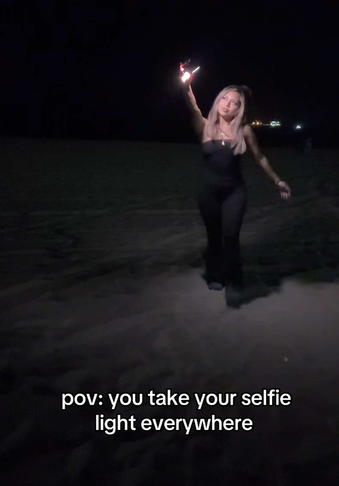 we love good lighting>>>💟✨ #fyp #portableselfielight #selfielight #beach 