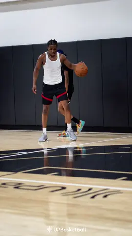 Side step, cross-between-cross, spin jumper… Money Williams is NICE!