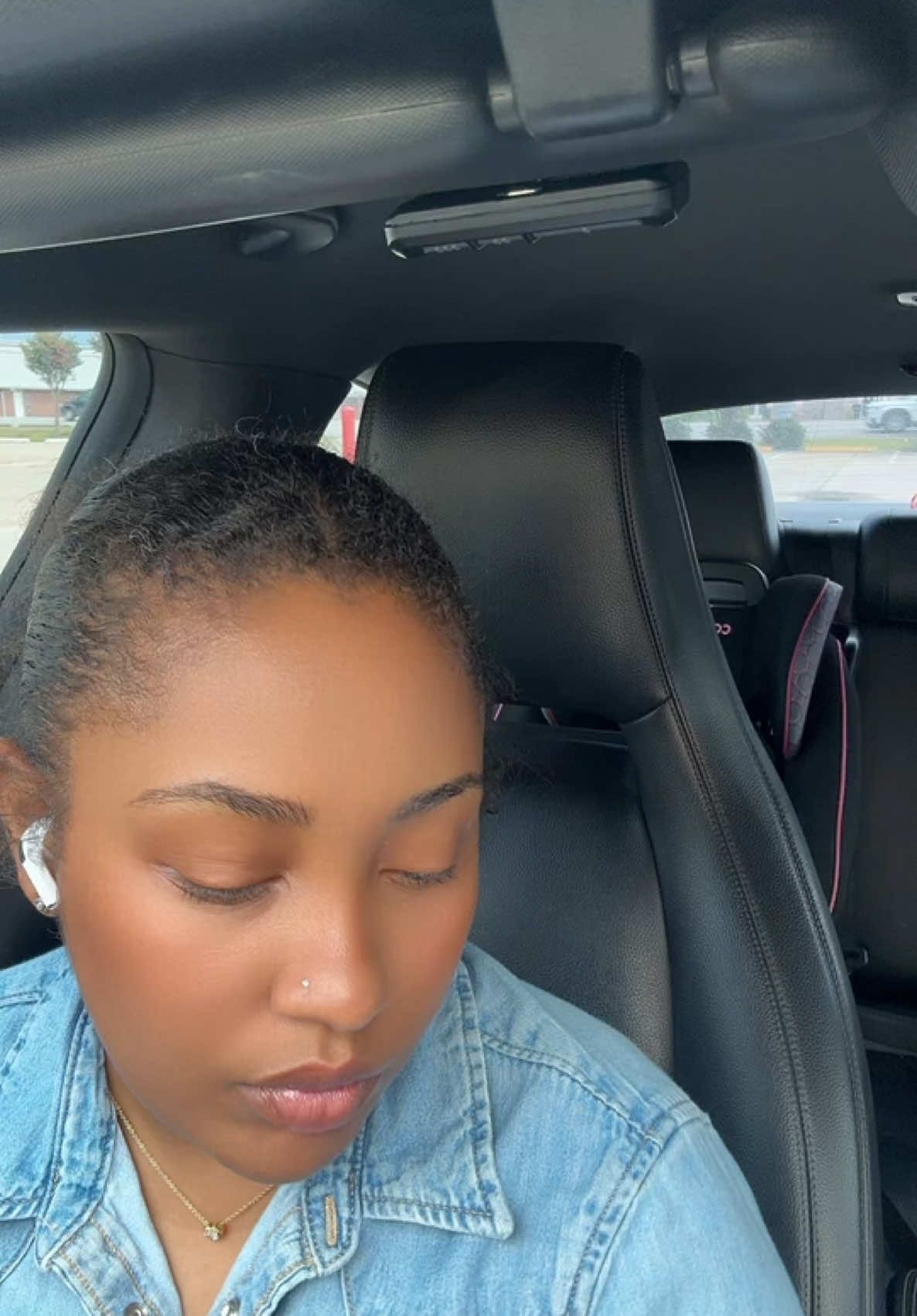 My HAIR texture isn’t for the WEAK! 🤦🏽‍♀️  #naturalhairstyles #hair #curly #rainday #houstontx #weather 