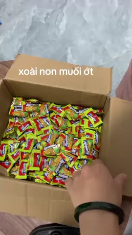 kẹo xoài non muối ớt #kẹo #ăncungtiktok #keoxoaimuoiot 