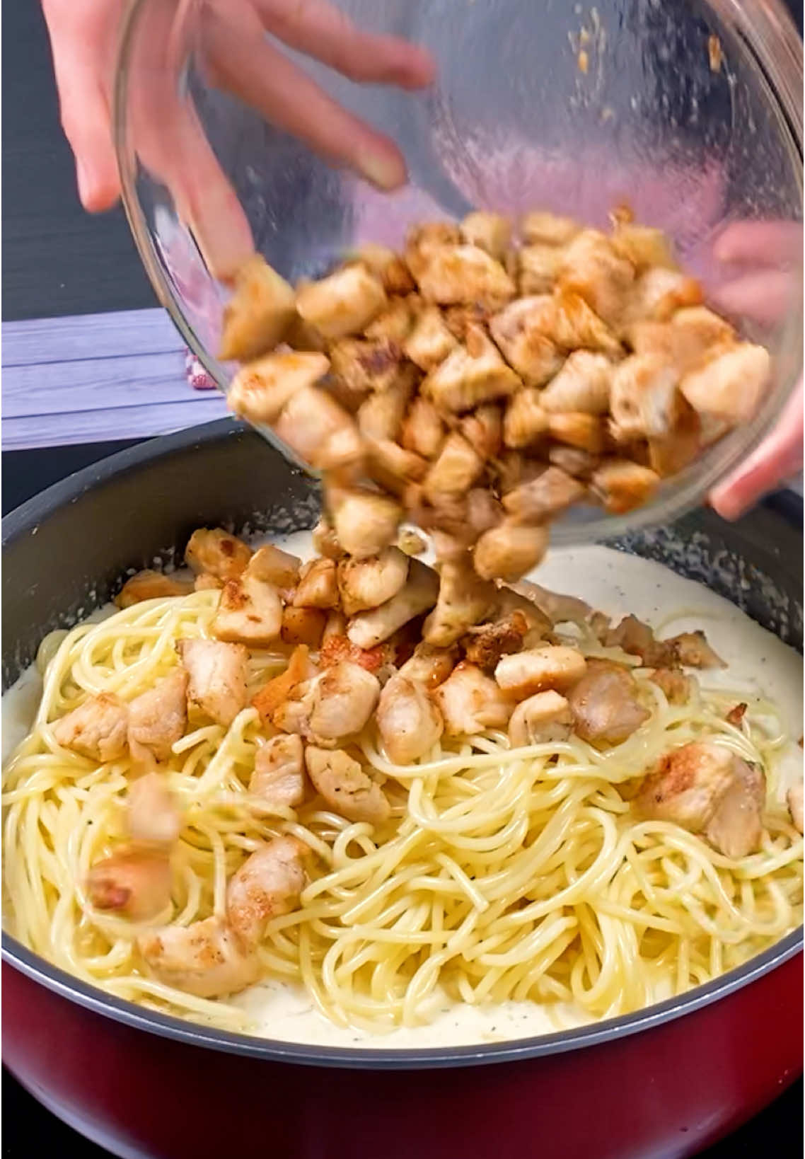 Queda tan sabroso que mi esposa me lo pide 3 veces por semana 🤭 #pasta #Receta #comida #cocina #fyp #paratii #viral #almuerzo #delicioso 
