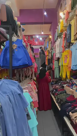 Yakallieee gak kepoin ke store😋🤙🏻 Mimin tunggu ya kalian di store 🫵🏻😍 📍 TOKO ISTANA MODE SERBA MURAH JALAN KESEHATAN NO 22 (SELATAN LAPANGAN SADENDENG) PAMEKASAN MADURA  #fyp #fypage #foryoupage #4u #xybca #masukberanda #pamekasan #pamekasanmadura #fashion #serbamurah 