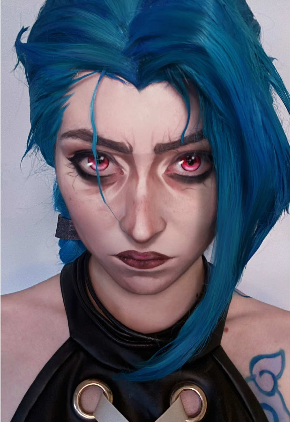 defeating my ai allegations (contacts are from sweetycon ‘sweety sailor raspberry’ u can use my code ‘1d3lla’ for $$ off!! ;) #jinx 