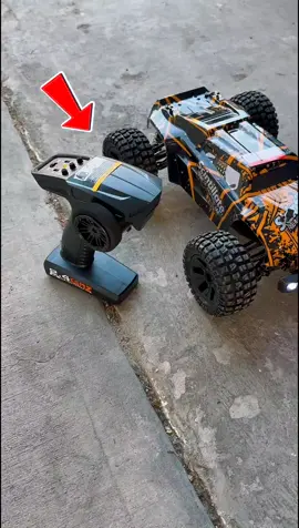 Una máquina 4x4 😱🤩 #TikTokShop #gifttoys #rccar #rctruck 
