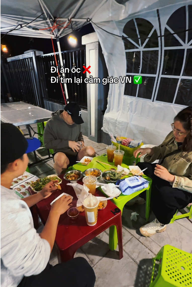 Ở San Jose không sợ thiếu thứ gì, chỉ sợ thiếu xiền thui 😂  Đi ăn ốc ở Mỹ cũng mới là lần đầu tiên, không kể đến chất lượng thì không khí ở đây đậm chất VN, cuối tuần đi tụ họp bạn bè ăn uống cũng vui lắm ☺️ địa chỉ quán mình để dưới comment nhé 👇🏻 #vietnamese #vietnam #thinhhanhtiktok #thinhhanhxuhuong #xuhuong #xuhuongtiktok #foryoupage #fyp #foryourpage #trend #trending #fypシ゚viral #fypage #f #cuocsongmy #cuocsongmy🇱🇷🇱🇷🇻🇳🇻🇳 #anvat #northcalifornia #sanjose #sanjosecalifornia #bayareafoodies #bayarea 