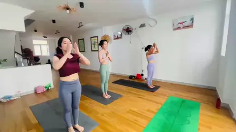 Luyện tập mỗi ngày #yoga #yogabay #tapluyenyoga #shineyoga #yogabau #luyentapmoingay #nangluongtichcuc💪🍀 #yeuyoga #yogabau 