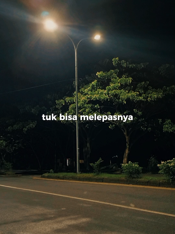 sakit hatiku🥲🥲#CapCut #liriklagu #templatelirik #trending #fypviraltiktok🖤シ゚☆♡ 