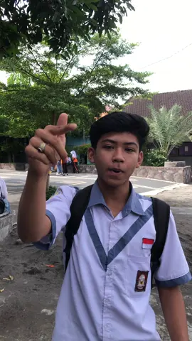 Yo man..Mana nih sahabat2 esemkada?jangan sampai ketinggalan ya?pendaftran sudah mulai di buka.🔥#fyppppppppppppppppppppppp #sekolah #smk #smkbisa #smkn2selong #2025 #pjok #olahraga 