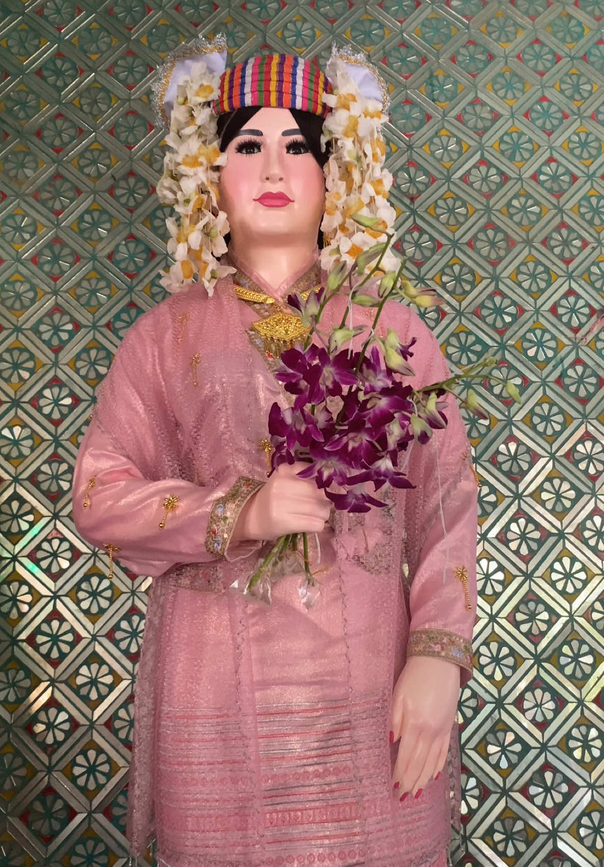 သာသနာပြုအမတော်စောနန်းနွယ်နှင့်အမတော်စောနန်းဝေတို့၏ပုံတော်အား အဓိဌာန်အောင် အမတော်စောနန်းထွေးလေးပေါ်တော်မူသိုက်နန်းသို့ ကျွန်တော်လှူဒါန်းခြင်း🙏🏻❤️ #အမတော်စောနန်းနွယ် #စောနန်းနွယ်နှင့်ပဌာန်းဆက်များ #စောနန်းထွေးလေးပါ🥰🥰🥰 #အမတော်စောနန်းဝေ #မြွေသိုက်နန်းရှင်များ #ရှင်ဖြူရှင်လှမြွေမောင်နှမ 