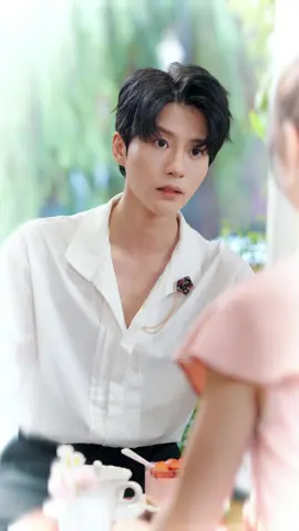 🔗 更多精彩請到 YouTube 頻道看完整版！ 👉 https://youtube.com/channel/UCJuTipaN1rjP88m0xU2x_Ag?si=Sq9xi4mupYUfGioS#drama #Love #sweet #甜寵劇 #shorts #戀愛短劇 #都市愛情