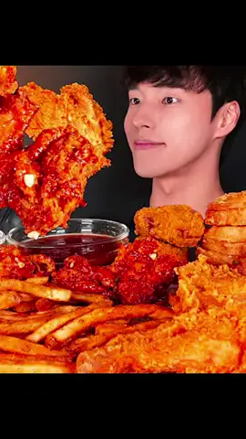 Fried chicken #eatingshow #tiktokfood #food #mukbang #asmrfood #lovelymukbang #spicyfood #friedchicken 