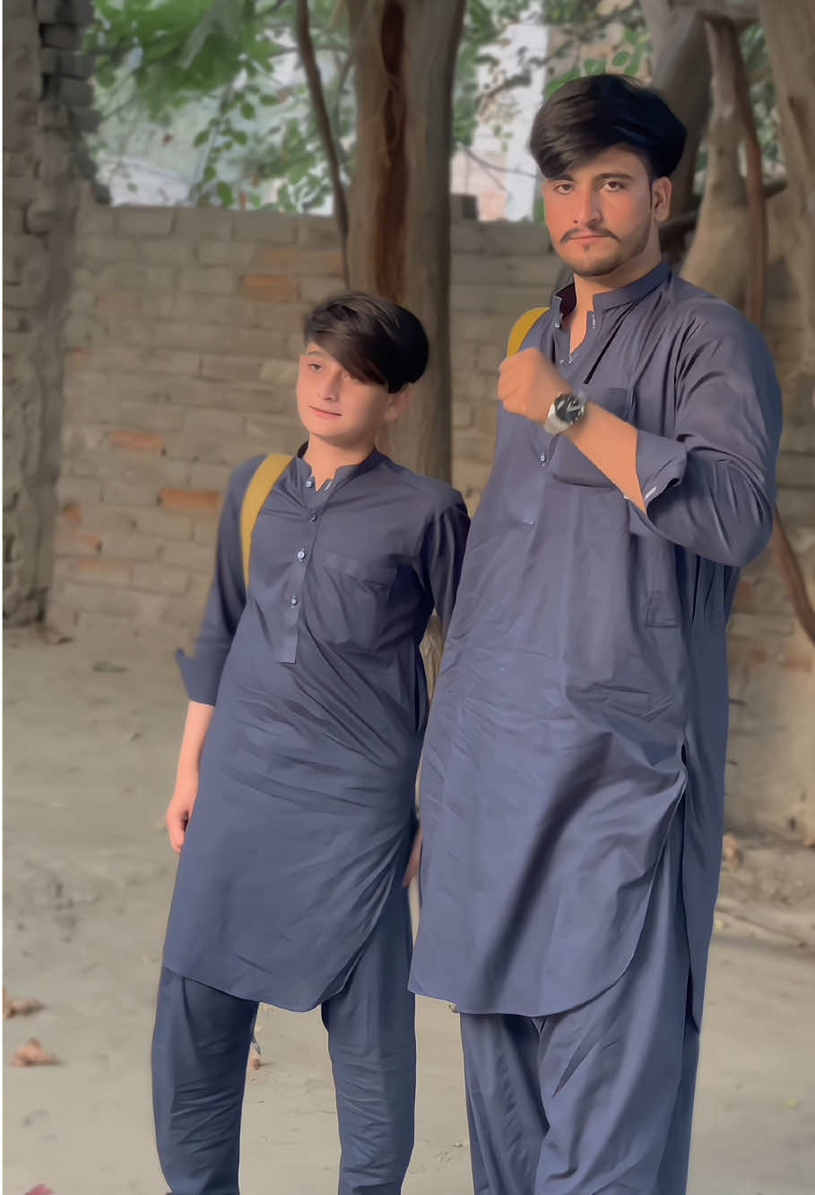With King sheraz jon✌️🔥@sheraz_live #foryou #foryoupage #growmyaccount #unfrezzmyaccount #plz #support_me #pashtosong #sherazam #viralvideo 