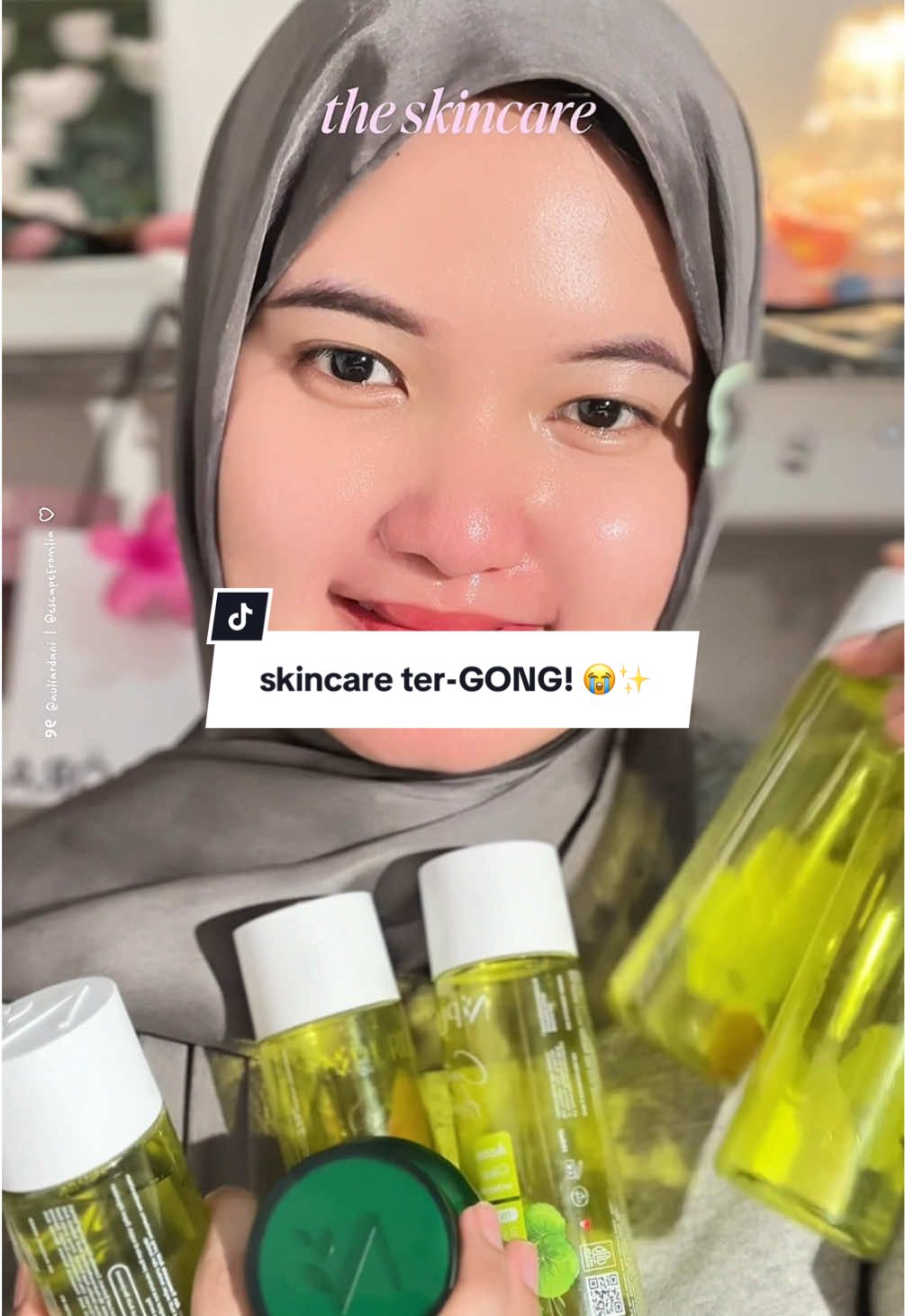 kalu toner NPURE bisa ngomong, dia pasti udah bilang ‘kamu tuh nggak bisa hidup tanpa aku ya?’ jawabannya : IYA. udah habis berbotol-botol @npureofficial GONG BGT DEH 🤏🏻💚 #NPURE 