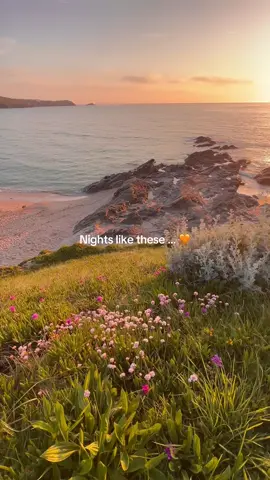 Nights like these … 🧡  #cornwall #cornwalltiktok #fistralbeach #newquay #cornwallbeaches #cornwalllife  #sunsetlover #sunsets 