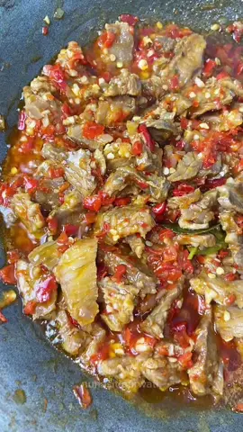 Pake @mecoo.id makin semangat bikin sambel ginian 😍 #masak #masakansimple #sambaldaging #menusimple #cooking #cookingvideo #resepmasakan #sukamasak #lovecooking 