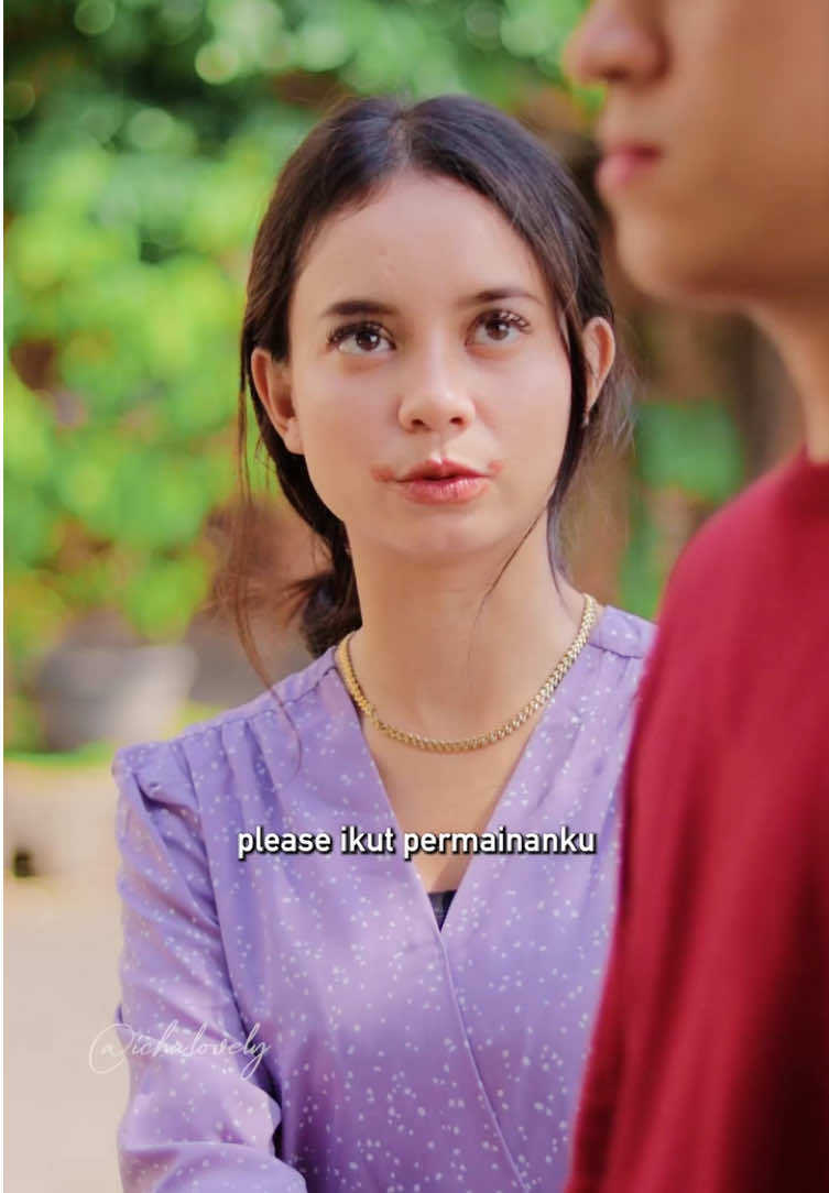 Ngaca di mobil orang, ga sadar ada orang di dalamnya. #SerialTikTok #TikTokTainment #TikTokSeries #TikTokSeriesFuture #drama #ichalovely #suneedaycreative #dramatiktok #viraltiktok #kehidupan #jodoh #cinta #mantan #pacar #kerja #perusahaan 