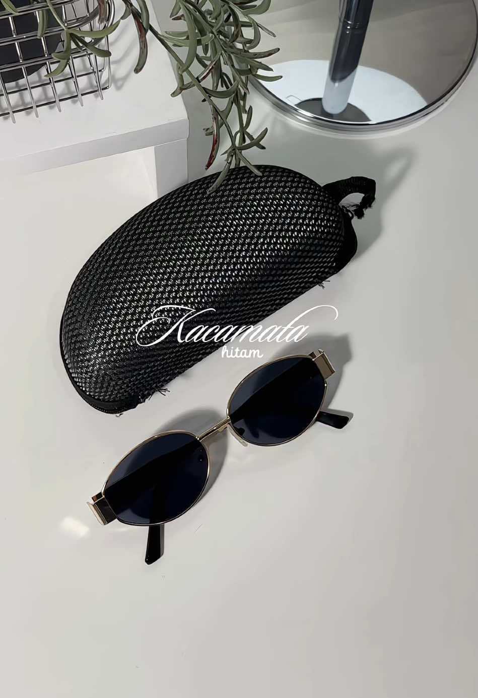 Kacamatanya udah anti sinar uv ☀️ #kacamata #kacamatamurah #kacamataantiuv #kacamatahitam #kacamatamodis #kacamatakeren #kacamatay2k #rekomendasikacamata #kacamatajalan #sunglasses 