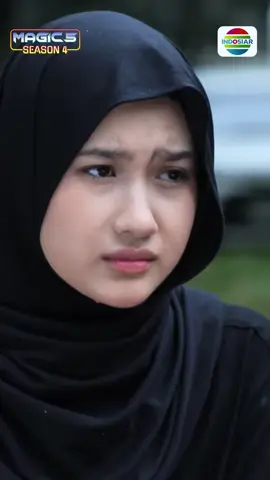 Datang ke pemakaman, jiwa Adara masuk ke tubuh Raina? Jangan lupa saksikan #Magic5Season4 hari ini pukul 16.00 WIB hanya di Indosiar #mkfpunyatiktok