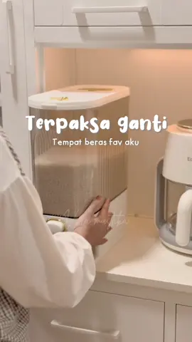 Replying to @star225___ bagus bgt buat kado nikahan, tp punyaku udah aku ganti 😭 aku beli masih di toko yg sama dengan tempat beras aku yg sebelumnya.  #tempatberas #dispenserberas  #dispenserberas10kg #wadahberas #angola 
