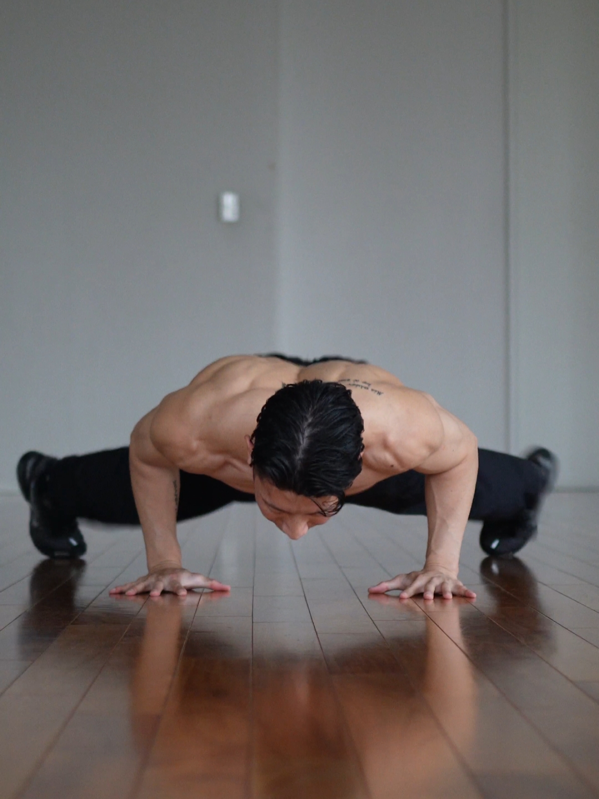 2周してみたらめっちゃきつかった🤣www #pushupchallenge #プッシュアップチャレンジ #筋トレ #プランクチャレンジ 