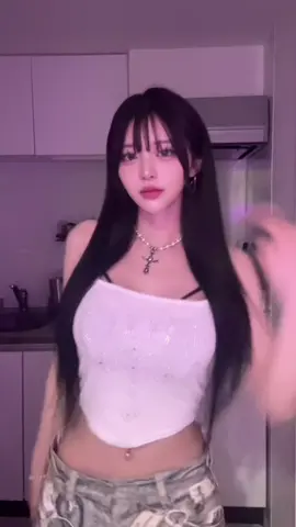 たまには黒じゃない服^ ^ 着てたら好き！てなるファッション教えて〜〜#01#韓国ファッション#fyp#dance#へそピ