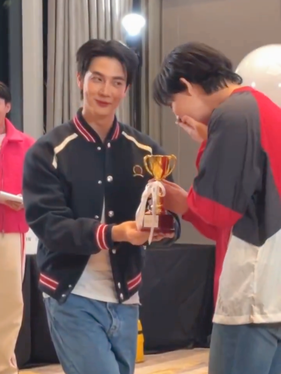 Ngapa dah, Dua bocah ini tingkahnya mengingatkanku pada teman teman SD ku banget 🤣 #maxky_rp #bbasjtr #แม็กกี้รชต #บาสเด็กอ้วนที่แท้จริง #แม็กกี้บาส #maxkybas #6CODE