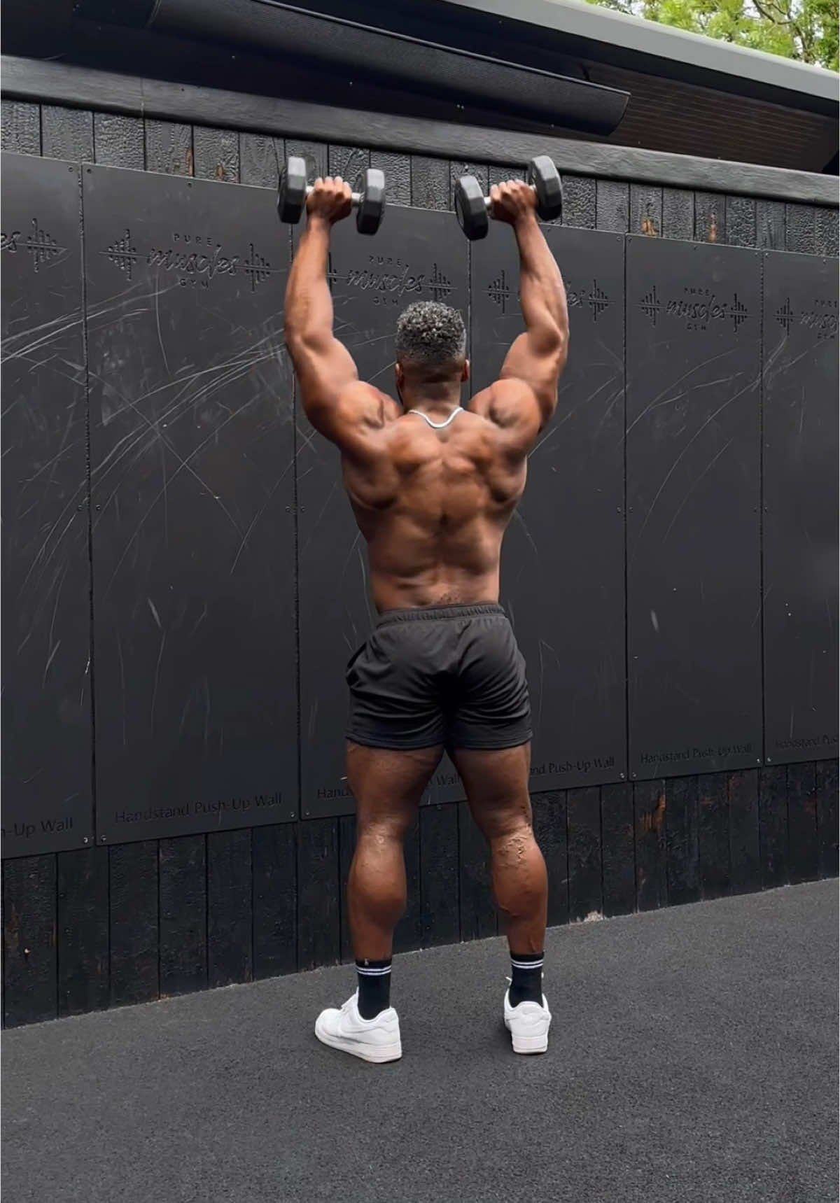 Save this shoulder workout 😮‍💨 #shoulderworkout #workoutmotivation #gymreels #xyzcba  #fyp  #viral 
