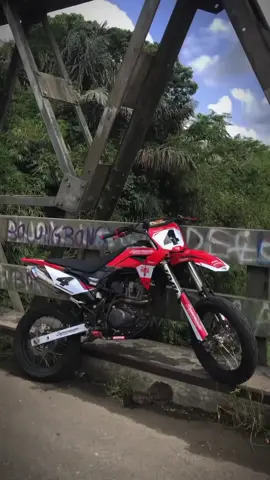 spakbor set depan belakang+papan nomor crf. #spakbor #spakborcrf #supermoto #crf150l #crf #papannomor #fyp 