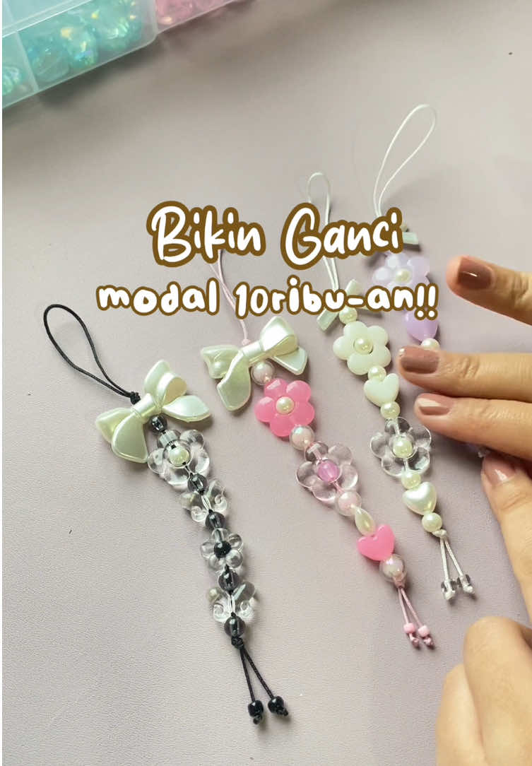 Modal 10ribuan bikin ganci gemes??😳 #manik #manikpasir #beads #meronce #phonestrap #manikmanik #DIY #keychain #bagcharm #tutorial #tutorialmanikmanik 
