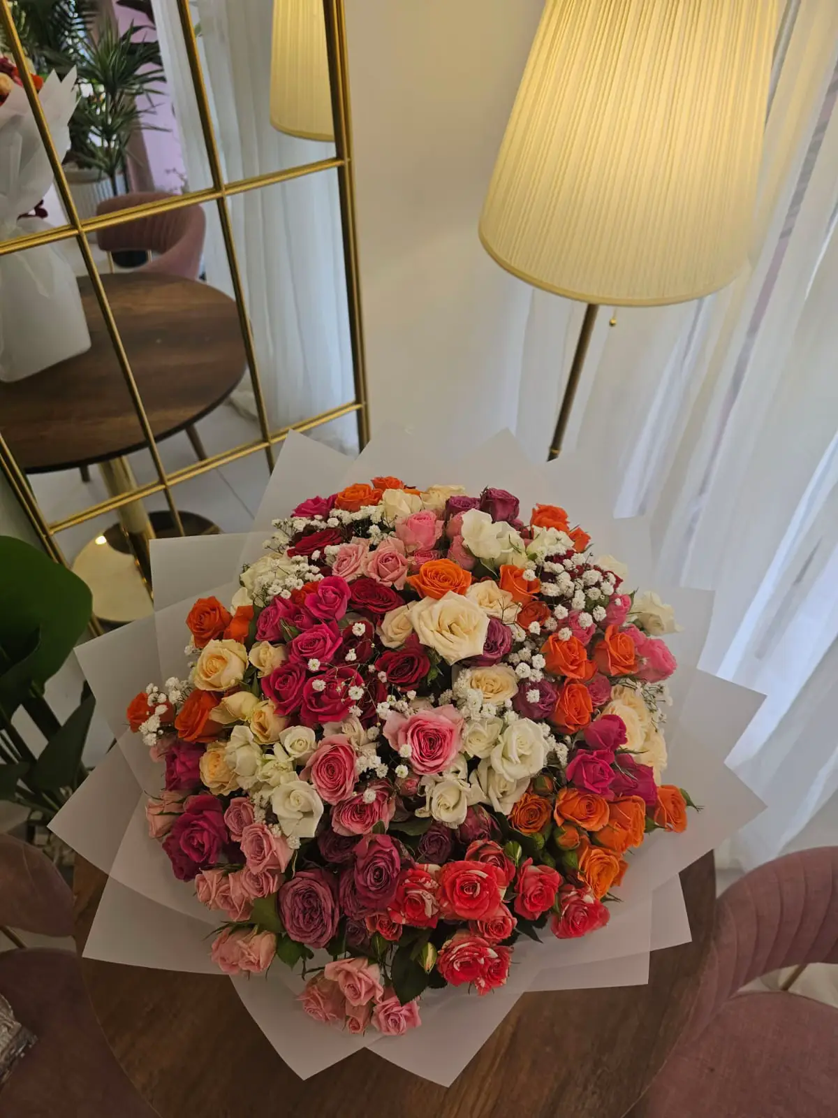بعض المشاعر لا تُقال… تُهدى على هيئة ورد 🌷✨  #ورد_ملون  #ورد_طبيعي #تنسيق_ورد #fypシ゚viral🖤tiktok☆♡🦋myvideo❤️❤️🥰🥰 #تيك_توك_ورد #بغداد_العراق #العراق🇮🇶❤️ #flowers #لمسة_حب #تنسيق_زهور #viral #جمال_الطبيعة #ورد 