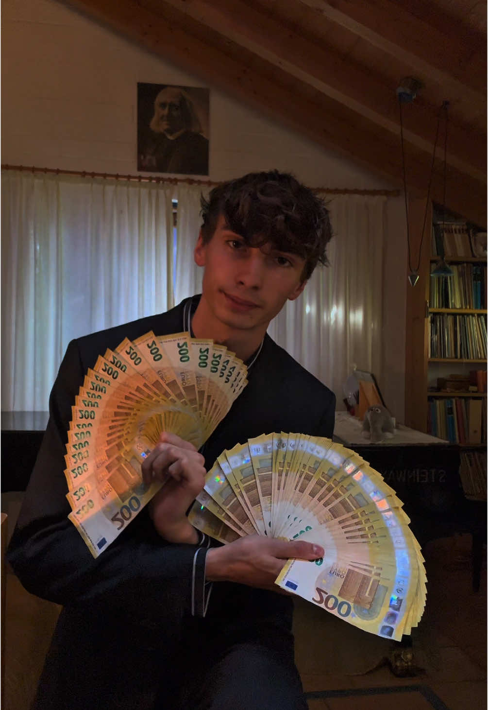 Wait for the ending😉 Hope you enjoy the video! #magician #fyp #magic #virał #cardmagic 