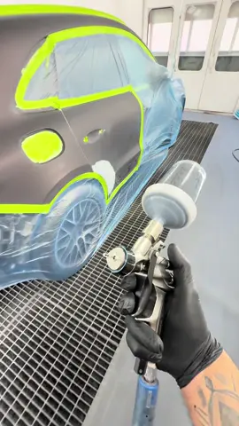 Meiji 🌟 Pistola Finer-Core 🔫 Permite alcançar o melhor desempenho com sua tecnologia,econômica e leve.  #meijifinercore #rodrigopintordecarros #rodrigo_paint_car #carros #japao #america #finercore #autobody #pintuvaautomotiva #oficina #work #reels @Meiji Air International 