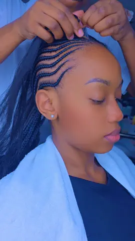 #kishgathoni #lookgood #maryaprude #lookgoodfeelgood #cabincrewhairstyle #kishgathoniindubai 