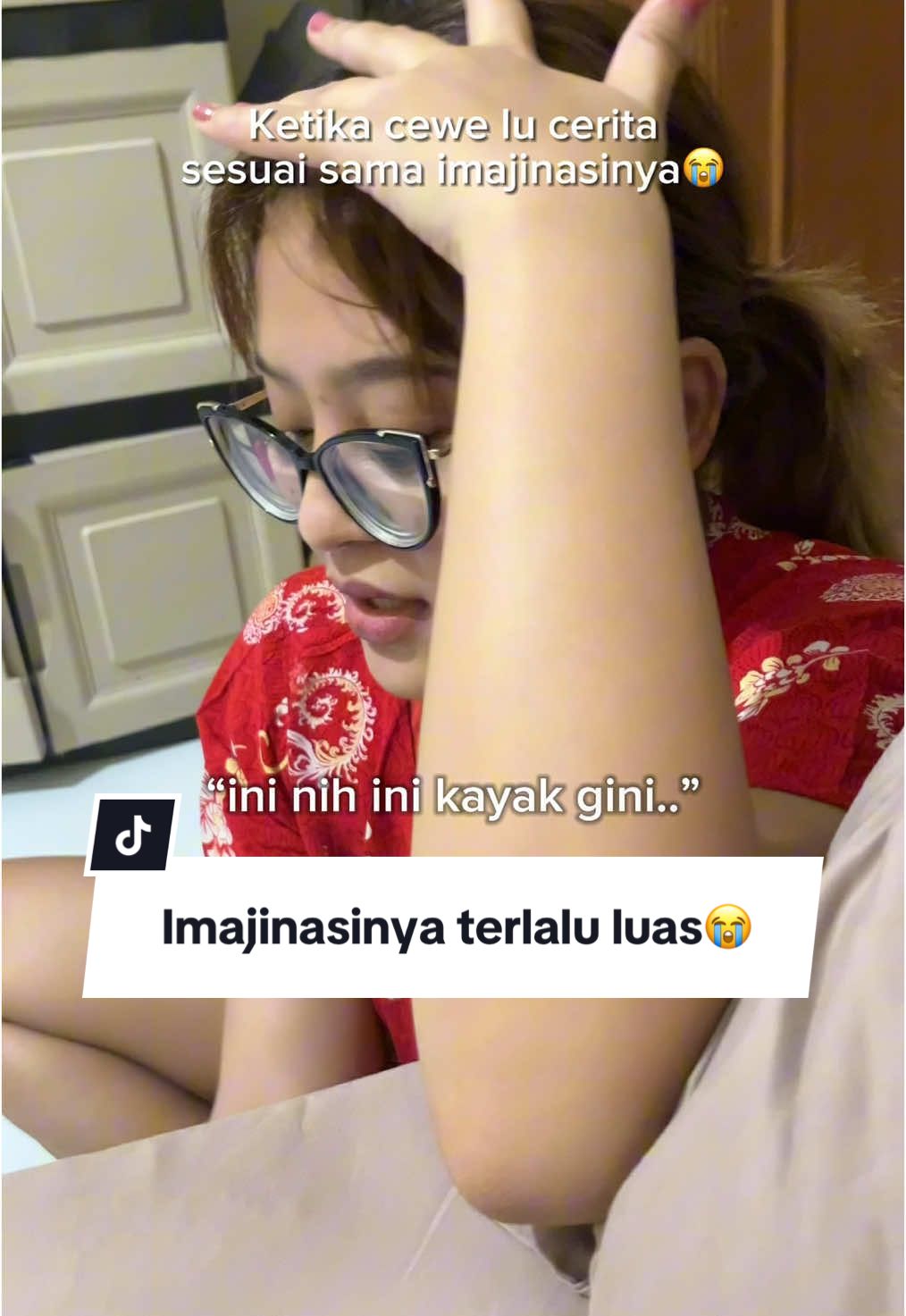 Tolonggg, ada yg bisa jelasin devi lagi ceritain apa ga?😭 #brodicx #dicxndev #threborn #coupletiktok #couplegoals #couplecomedy #comedyvideo 