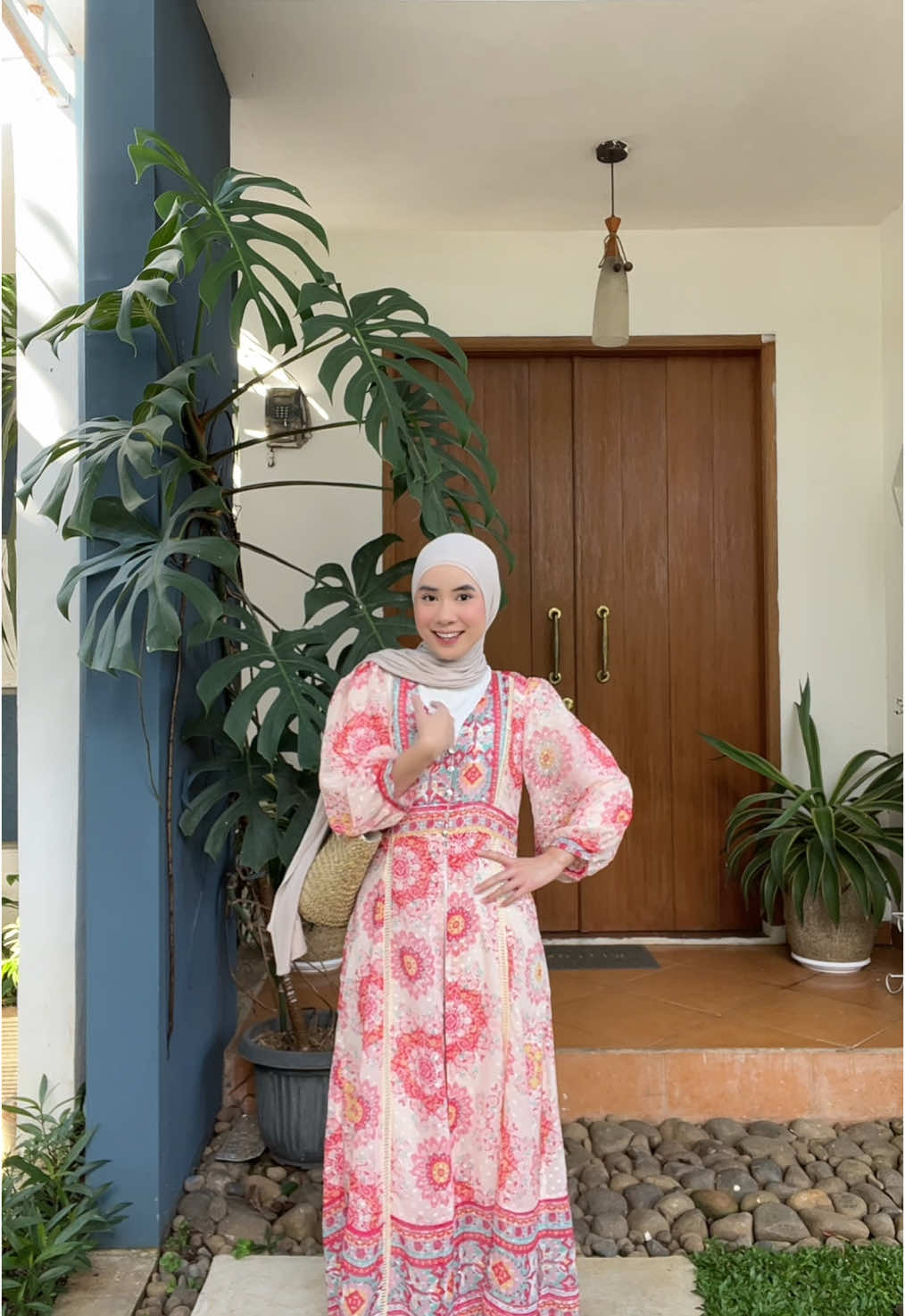 outfit hari ini temanya buat ke pantai atau ke bali👀✨ #fitcheck 