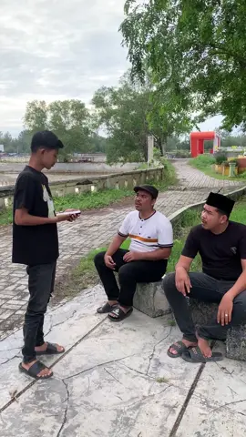 Kbn tapuget sidin yg lubeh pah menrut awak dron? @bgdin46 @kun_malek96 @Jaya_Pesta_Pelaminan 